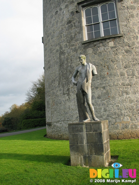 24376 Statue Kilkenny Castle